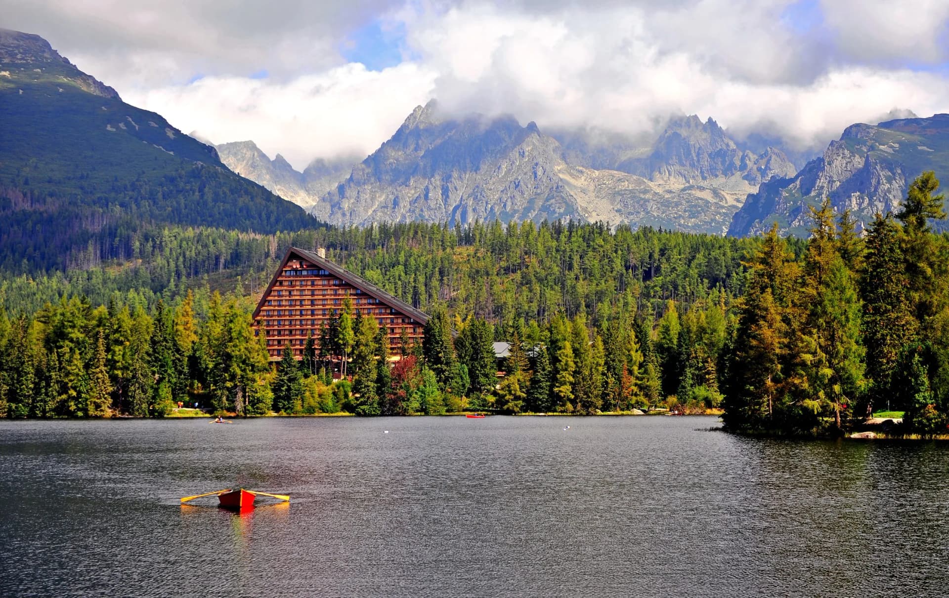 Scenic view of Strbske pleso lake, alpine landscape, Slovakia